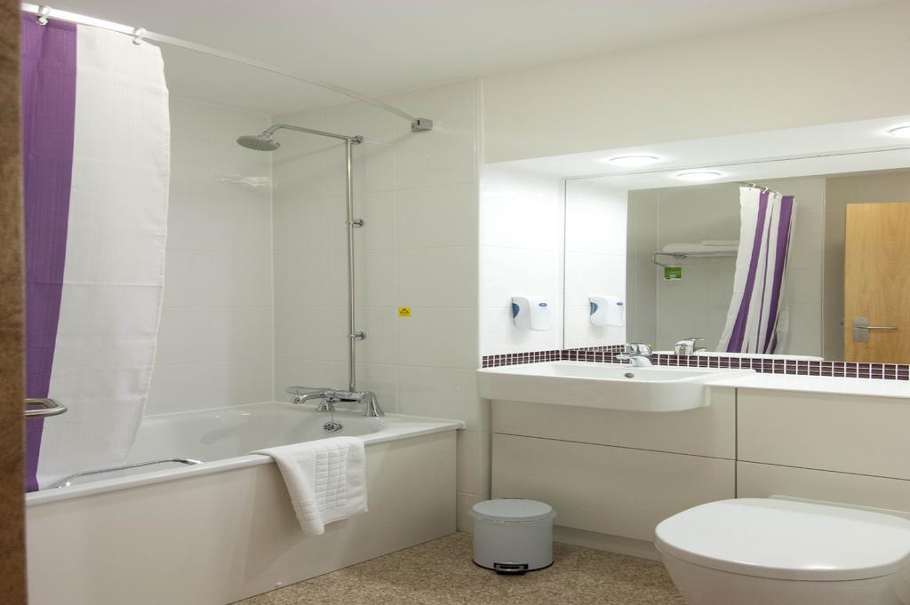 Premier Inn 호셤 외부 사진
