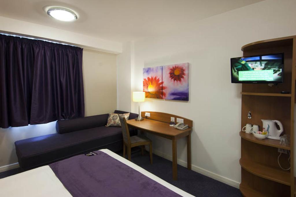 Premier Inn 호셤 외부 사진