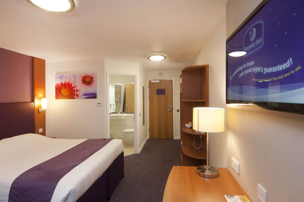 Premier Inn 호셤 외부 사진