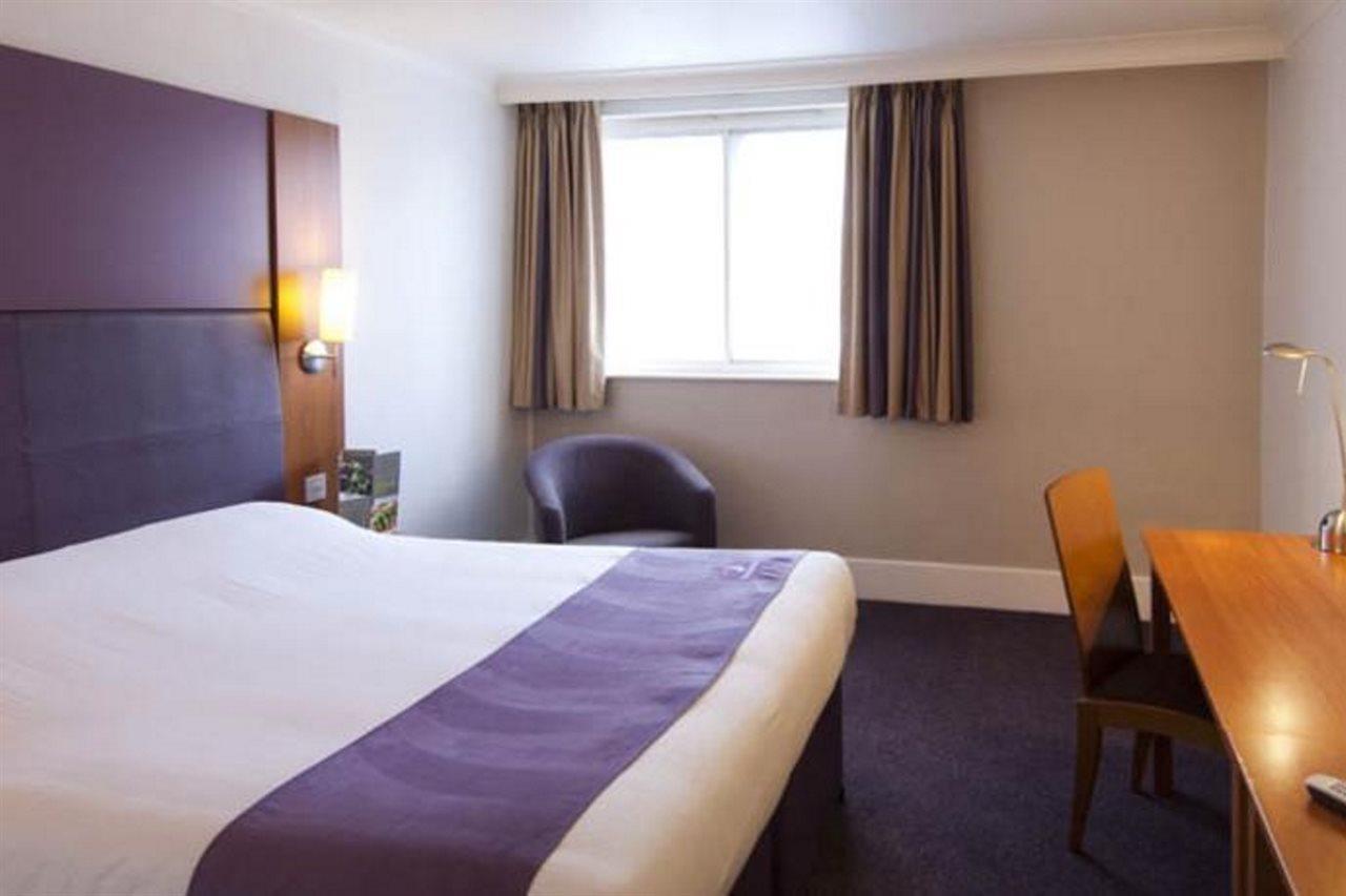 Premier Inn 호셤 외부 사진