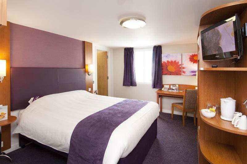 Premier Inn 호셤 외부 사진