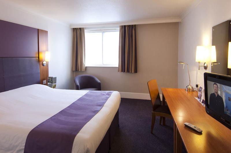 Premier Inn 호셤 외부 사진