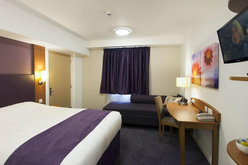 Premier Inn 호셤 외부 사진